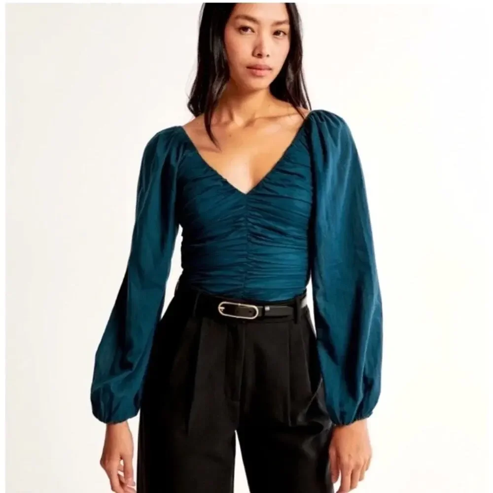 NWT ABERCROMBIE & FITCH Ruched V-Neck Puff Sleeve Smocked Cotton Top large Teal